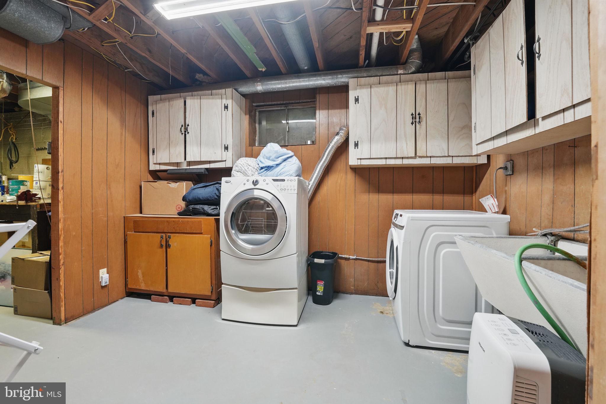 VALLEY BROOK - Residential Lease