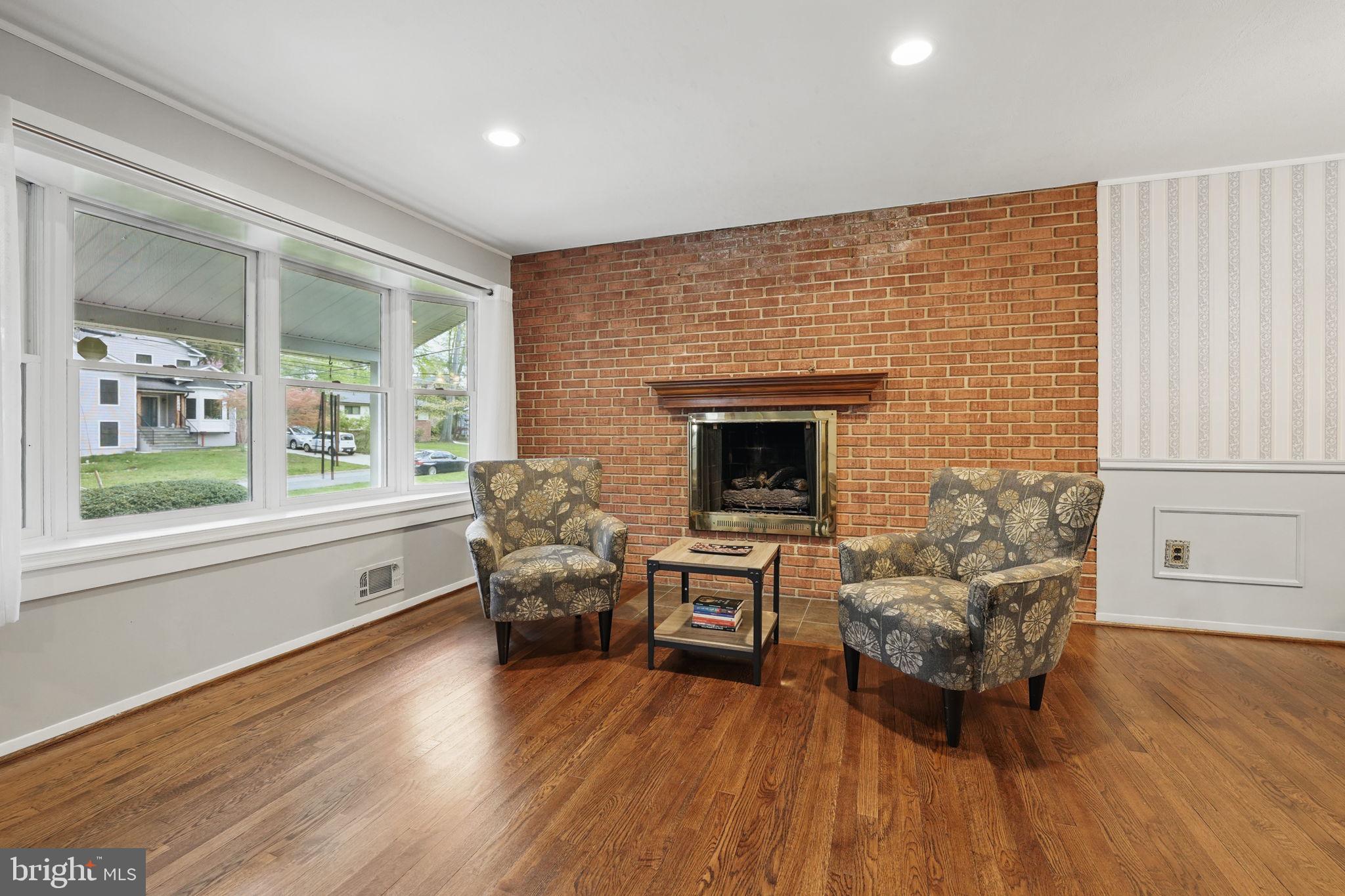 VALLEY BROOK - Residential Lease