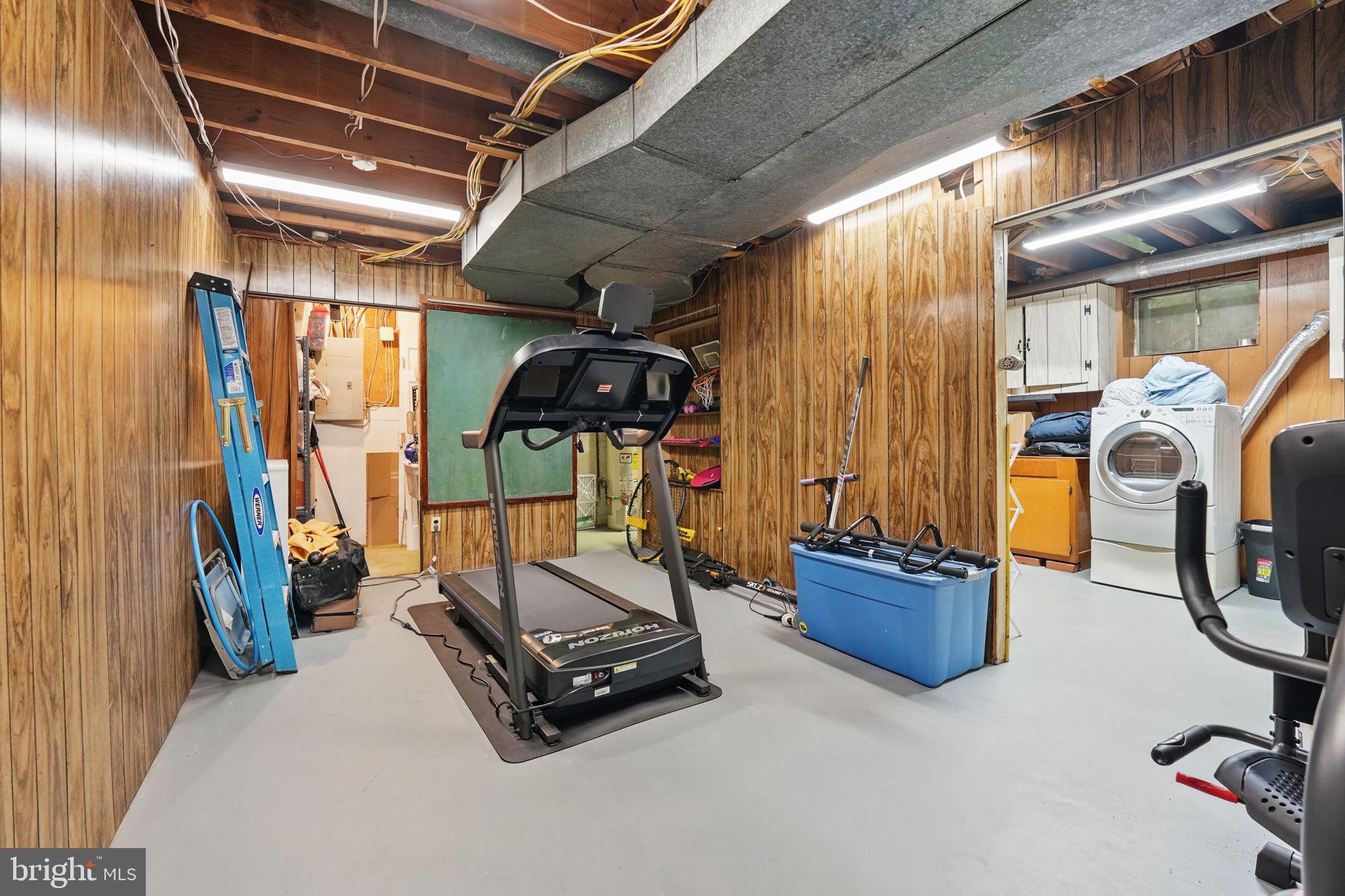 VALLEY BROOK - Residential Lease