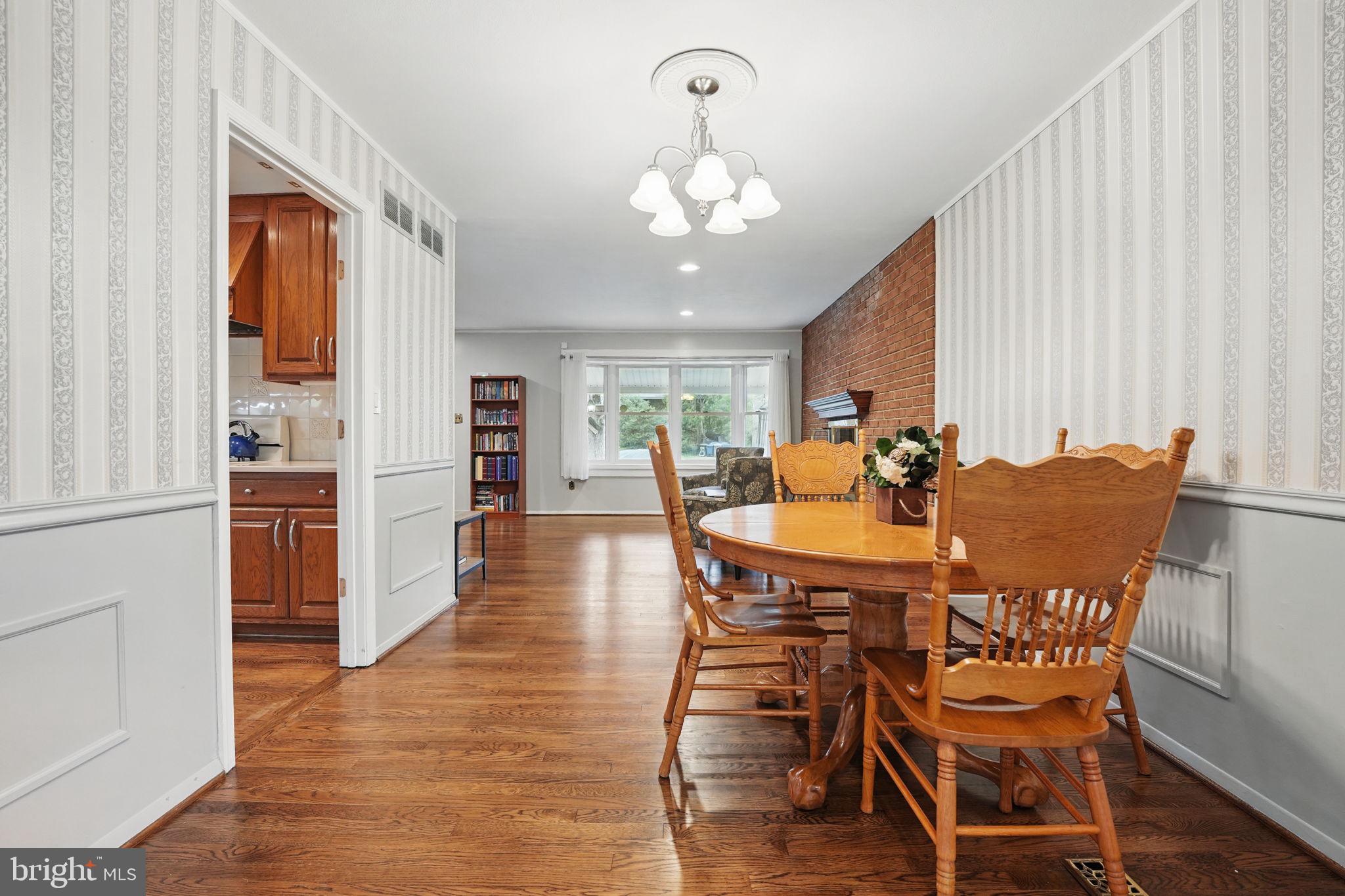 VALLEY BROOK - Residential Lease