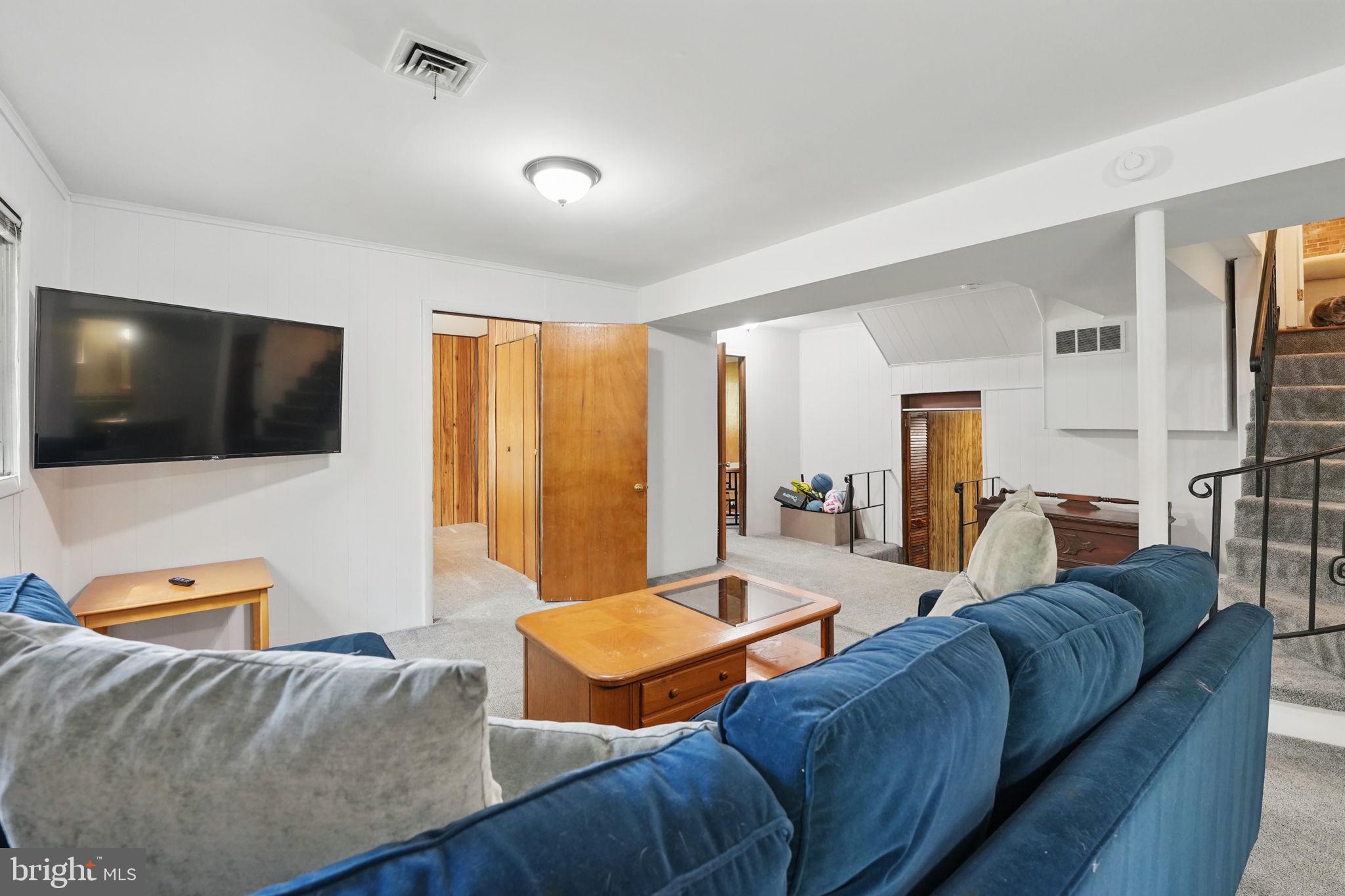 VALLEY BROOK - Residential Lease