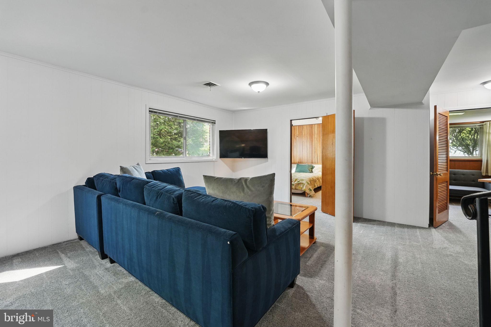 VALLEY BROOK - Residential Lease