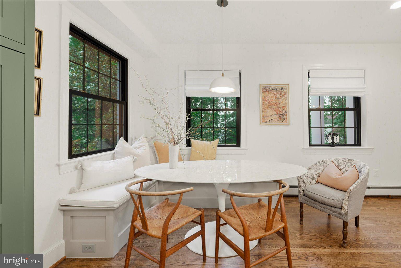 EAGLE ROCK - Residential