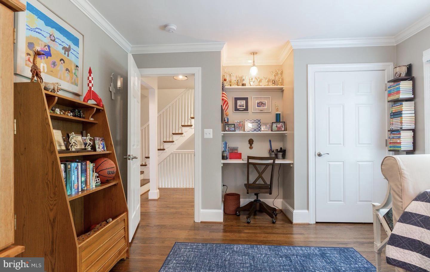 EAGLE ROCK - Residential