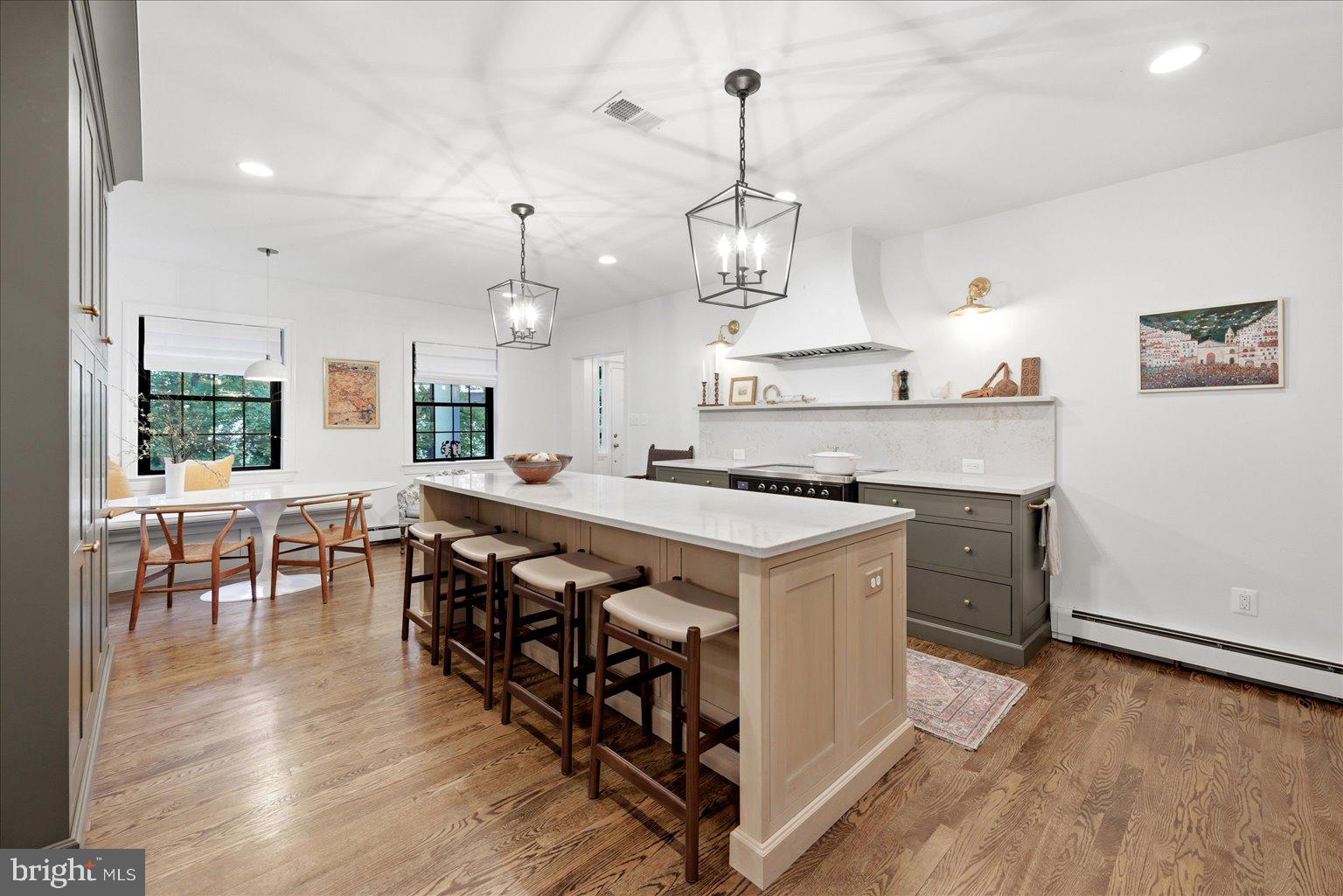 EAGLE ROCK - Residential