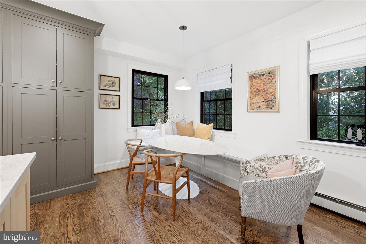 EAGLE ROCK - Residential