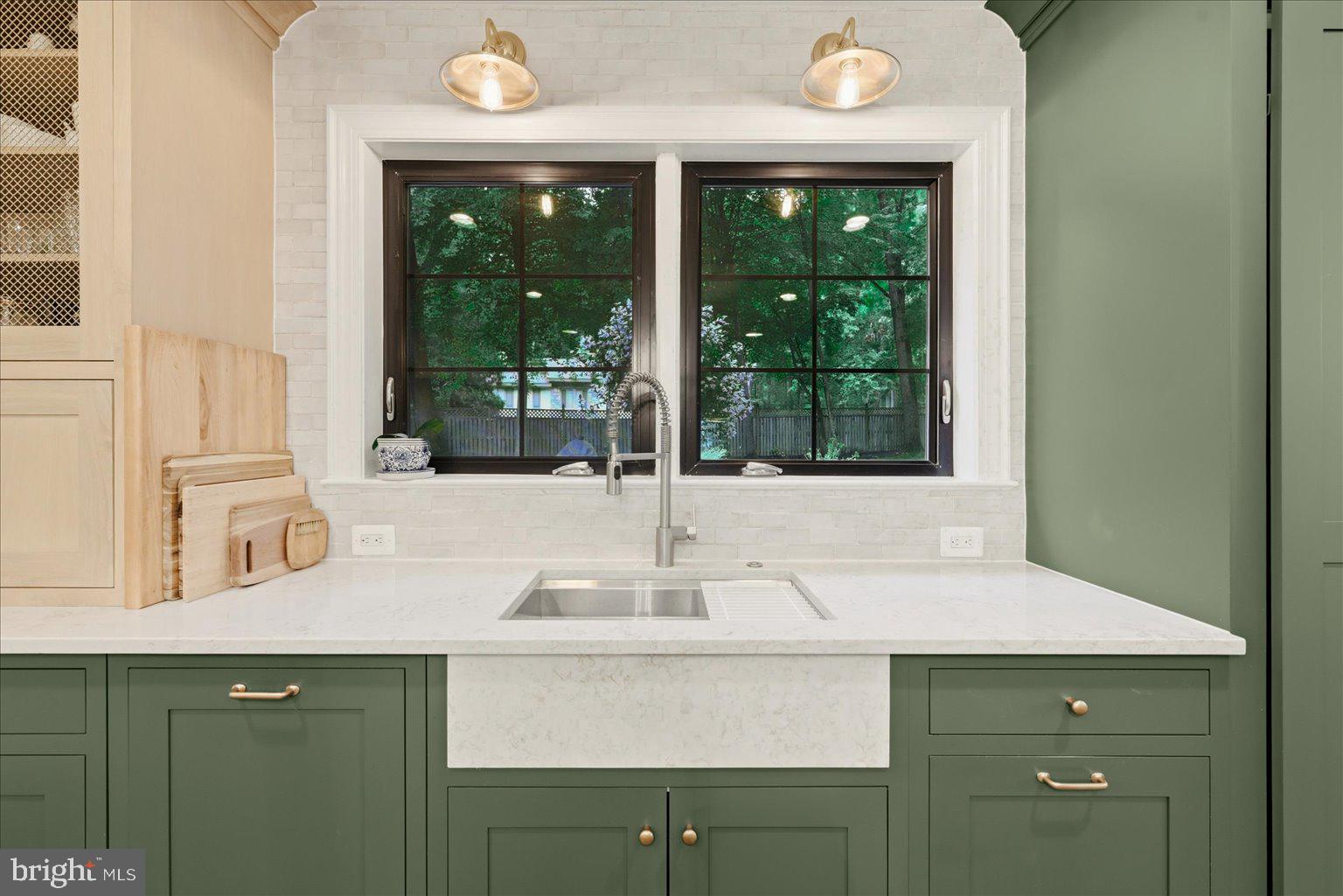 EAGLE ROCK - Residential