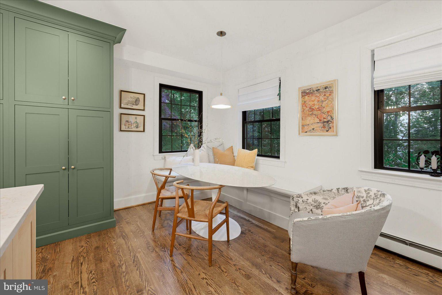 EAGLE ROCK - Residential