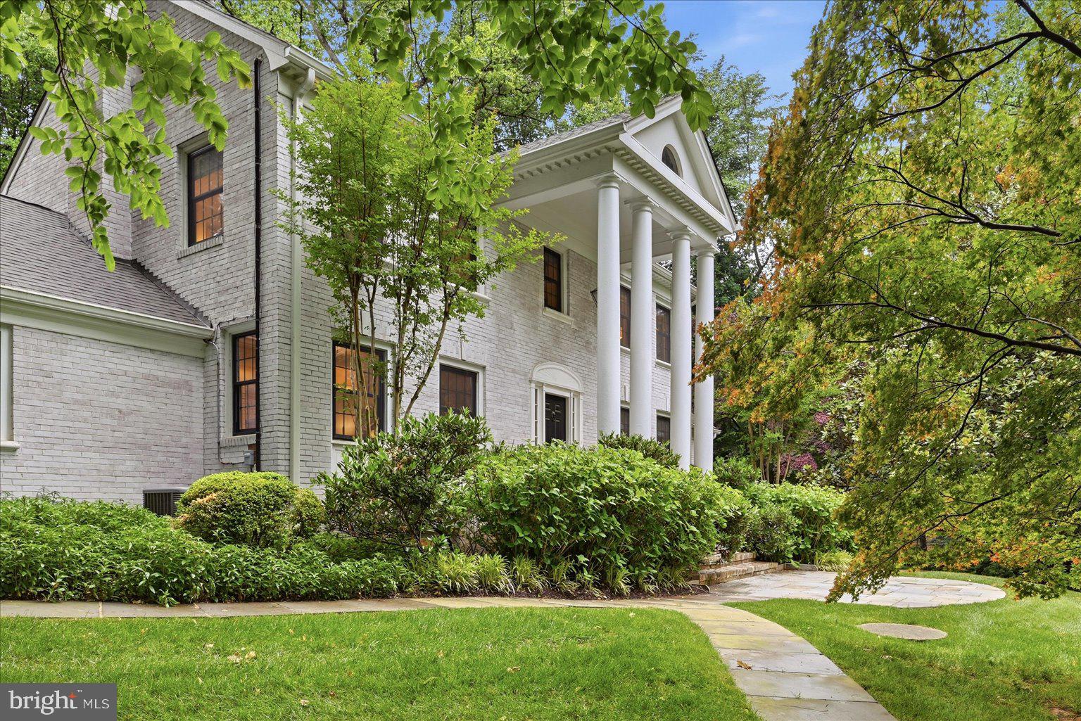 EAGLE ROCK - Residential