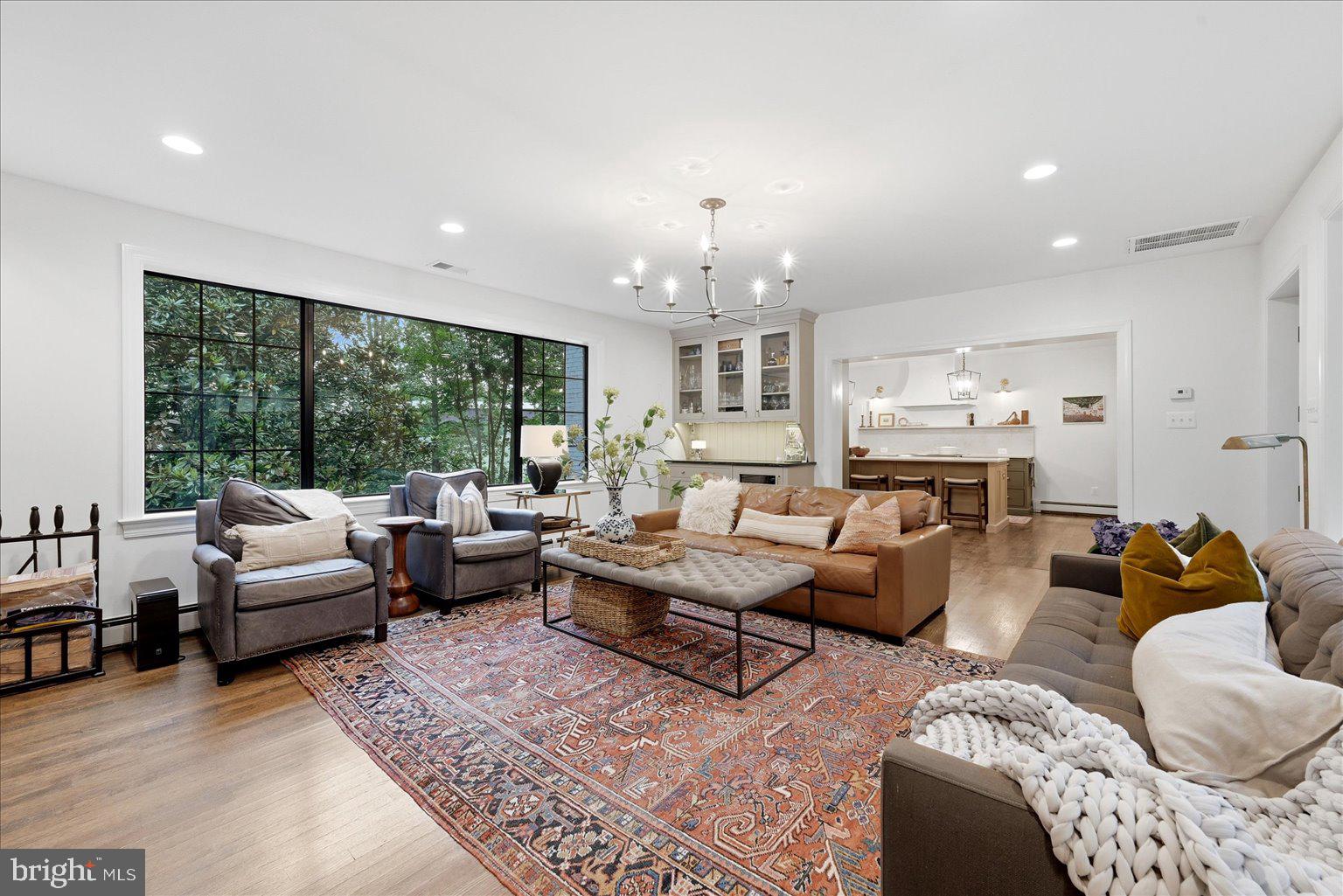 EAGLE ROCK - Residential