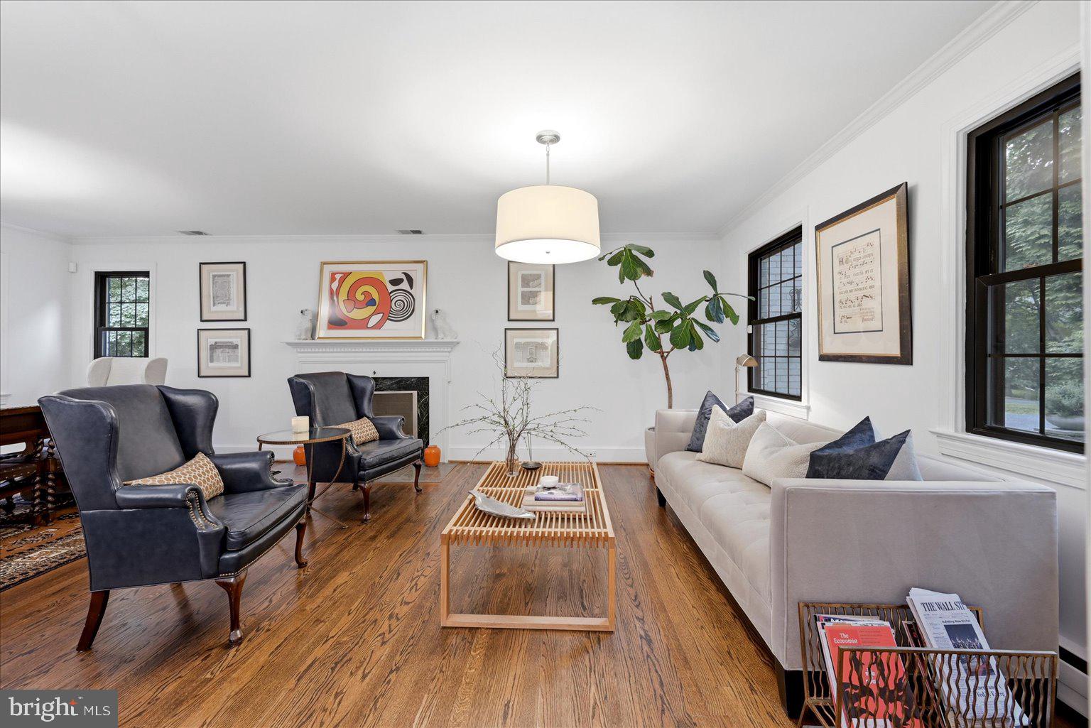 EAGLE ROCK - Residential
