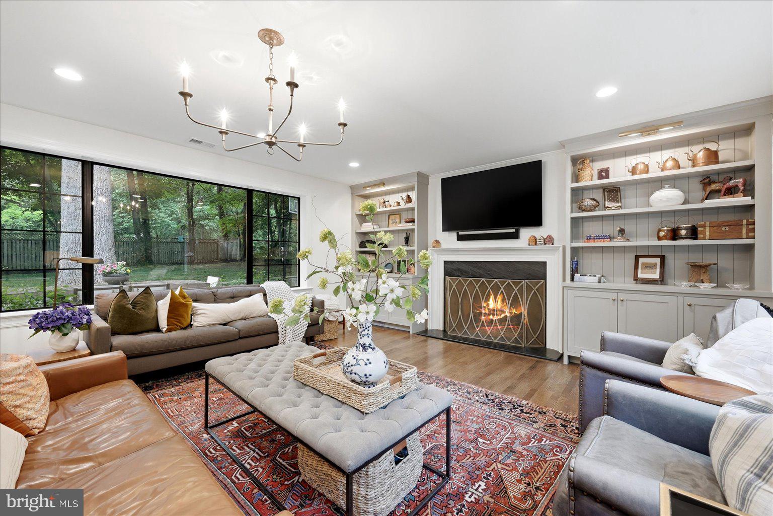EAGLE ROCK - Residential