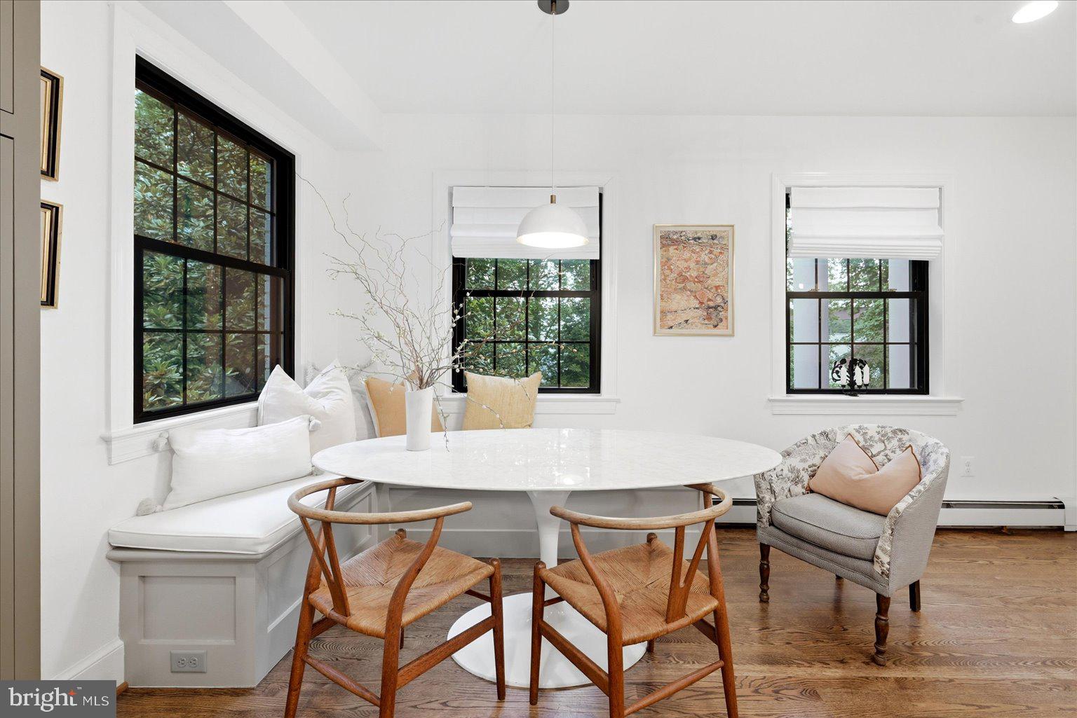 EAGLE ROCK - Residential