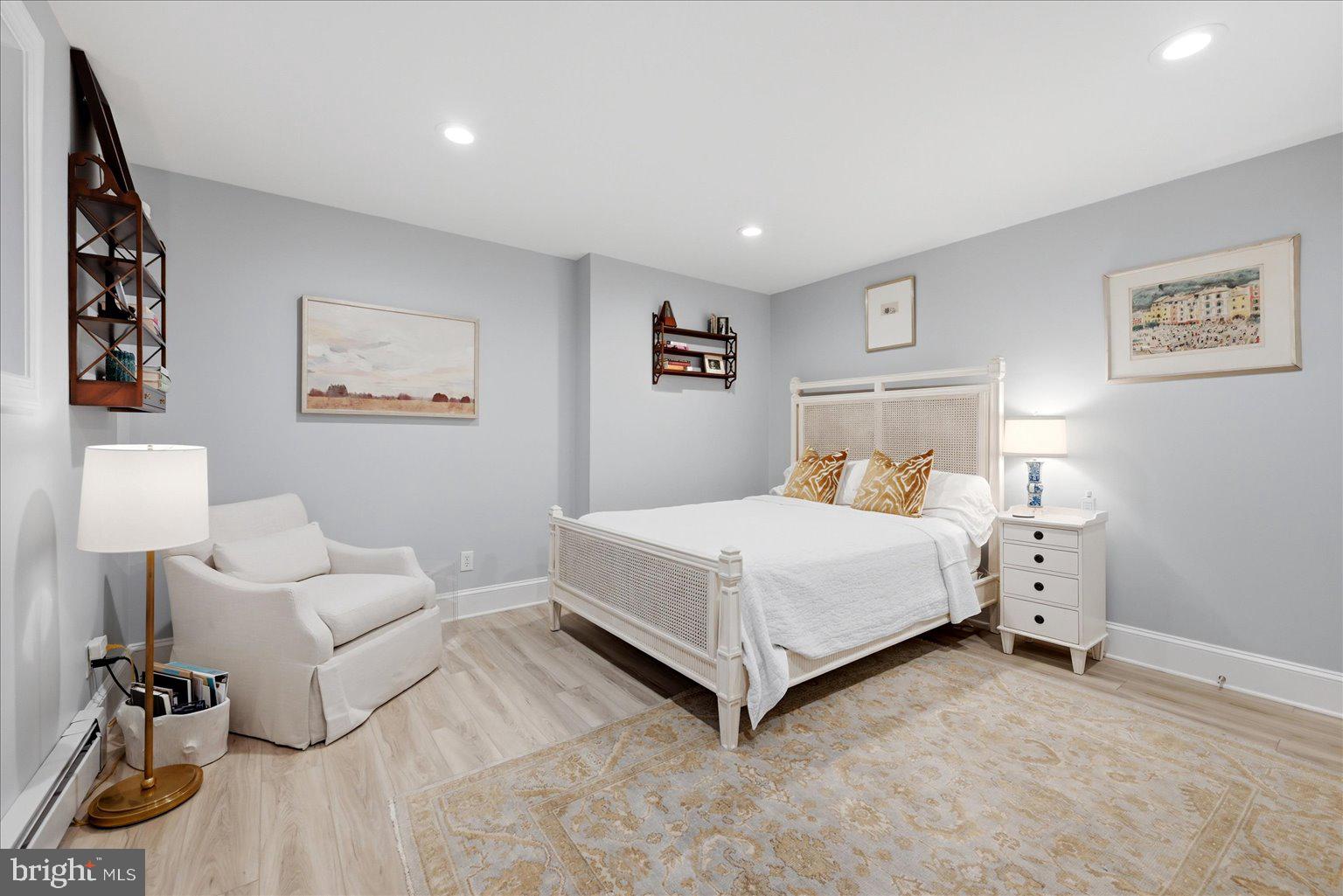 EAGLE ROCK - Residential