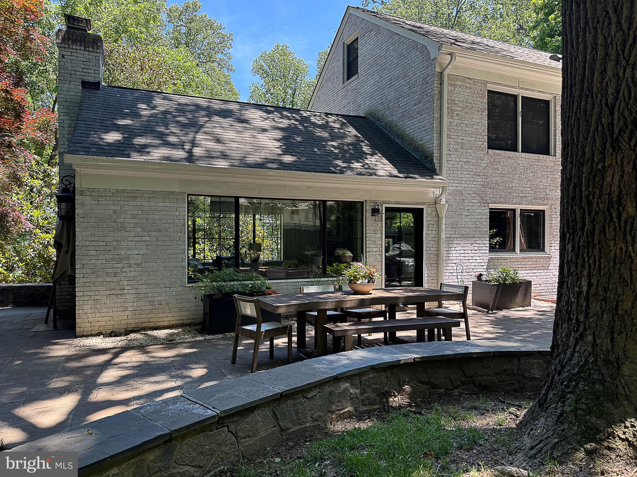 EAGLE ROCK - Residential