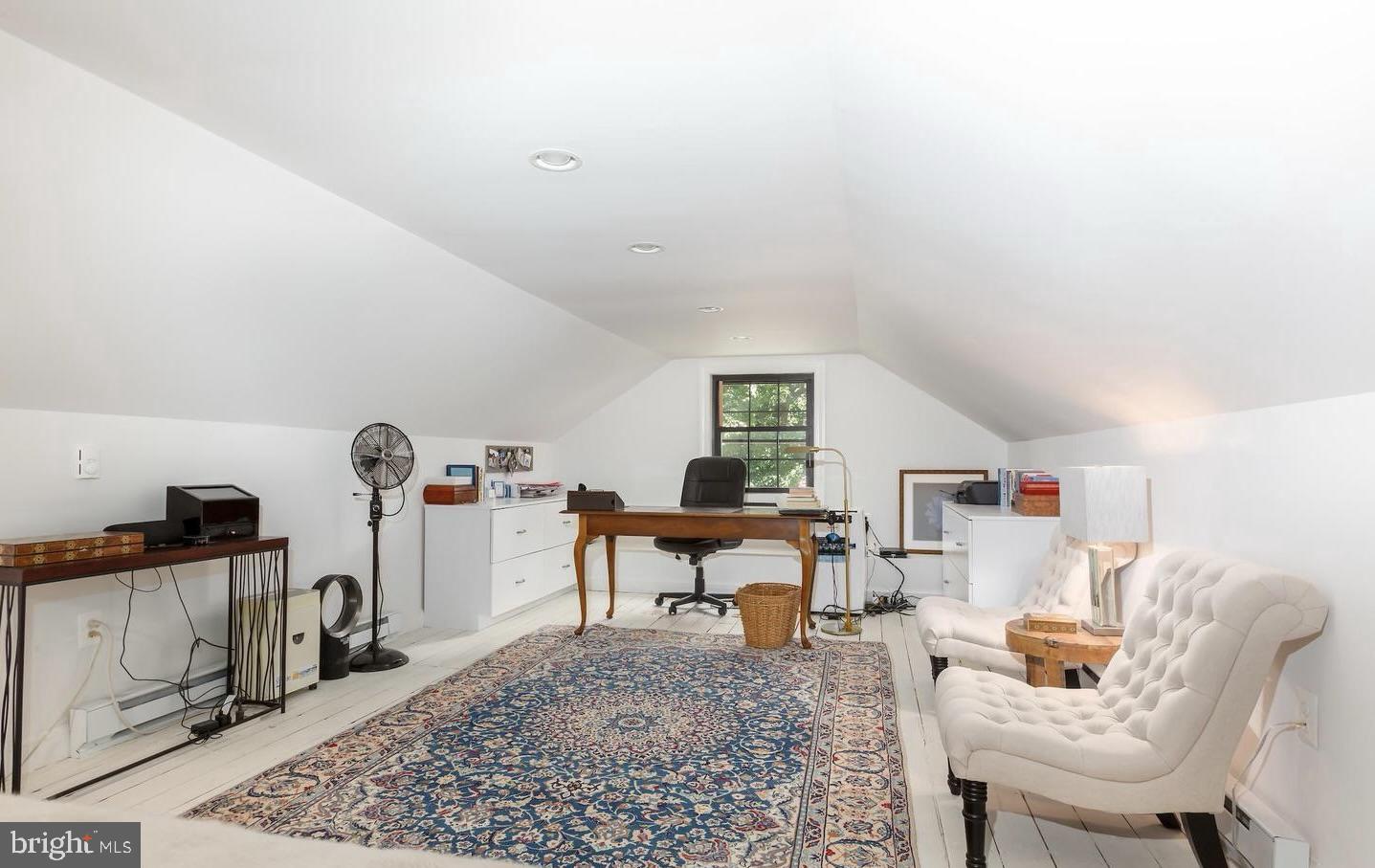 EAGLE ROCK - Residential