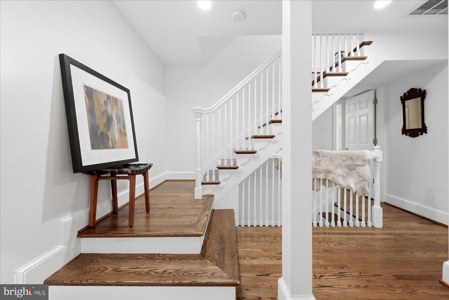 EAGLE ROCK - Residential