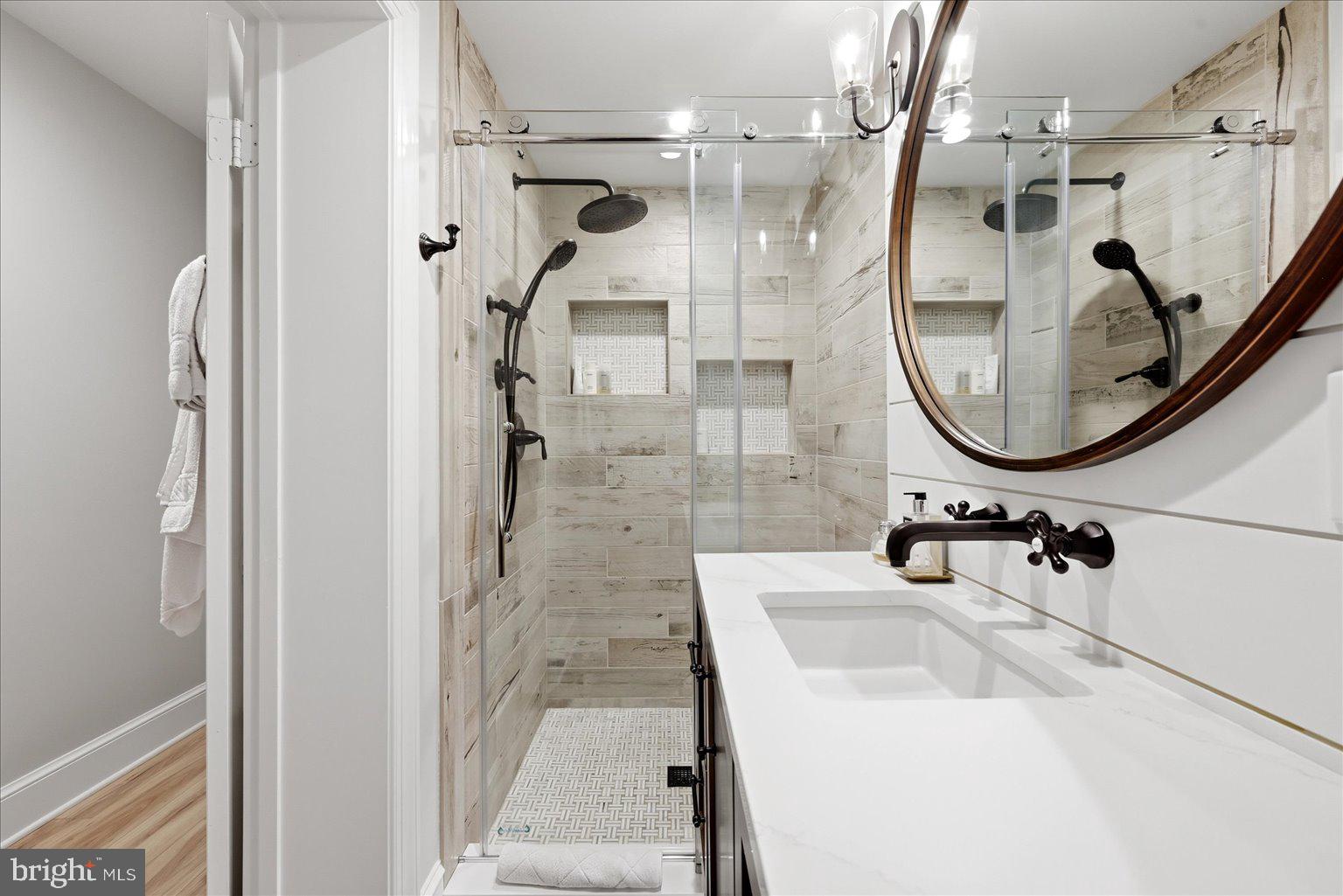 EAGLE ROCK - Residential