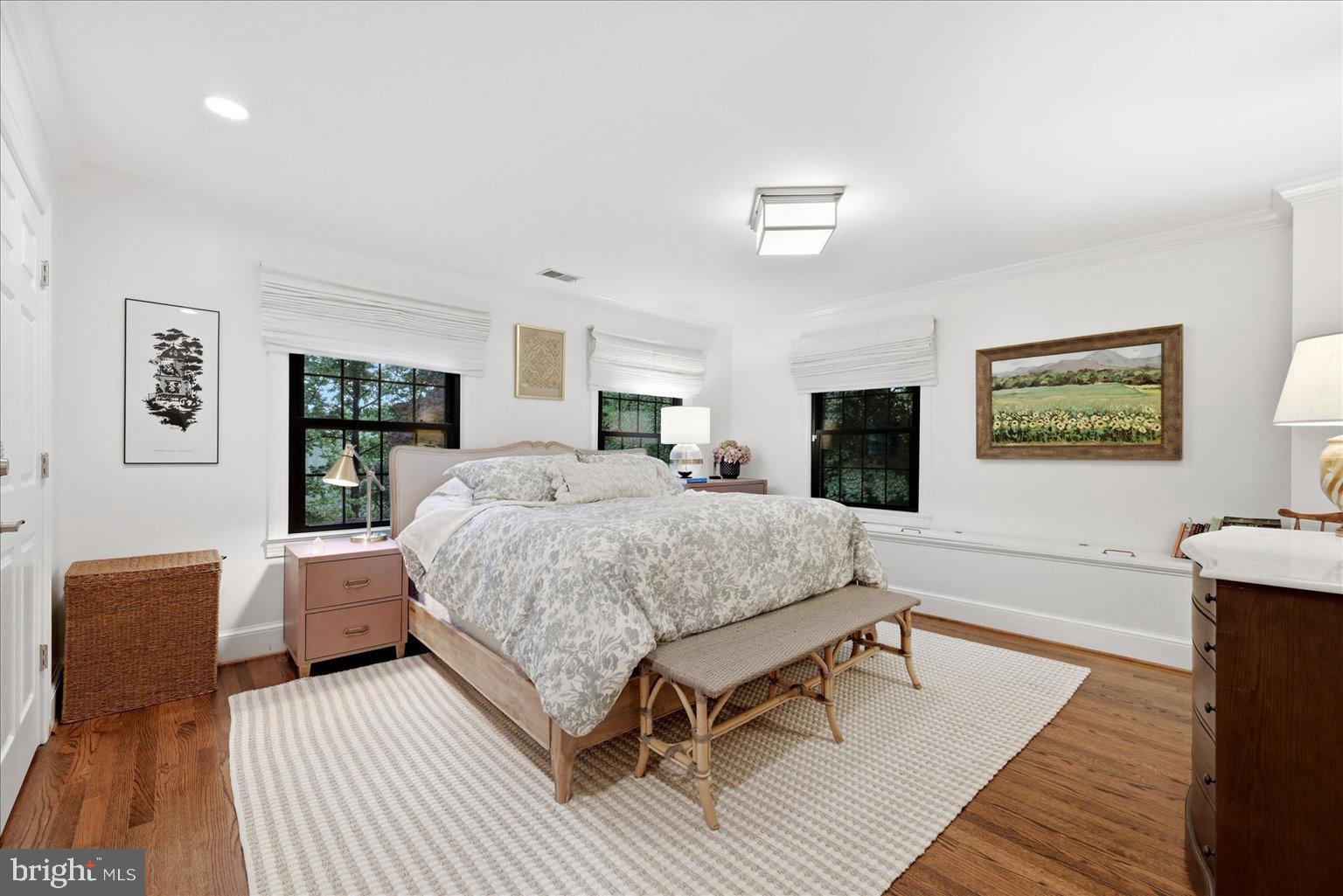 EAGLE ROCK - Residential