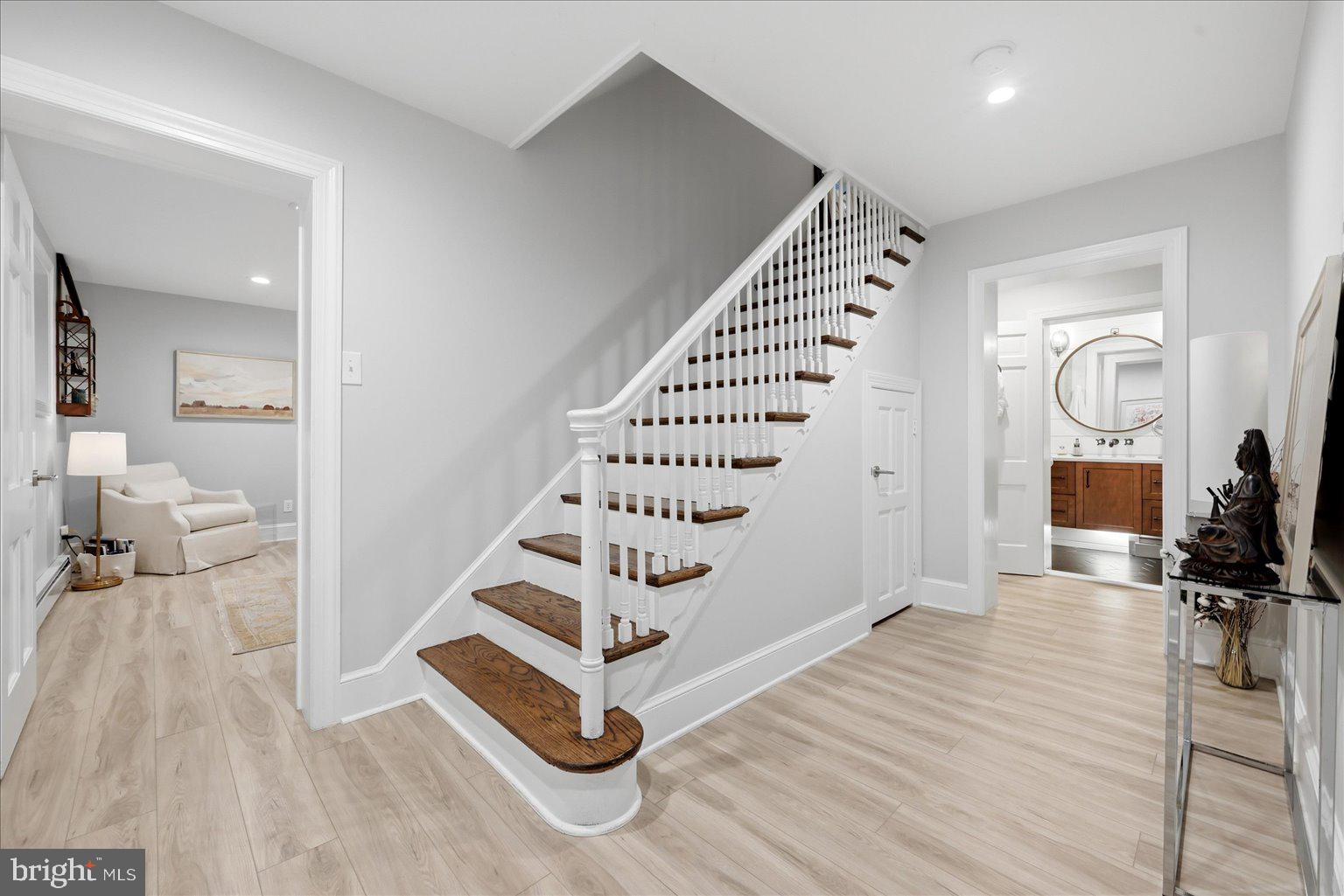 EAGLE ROCK - Residential