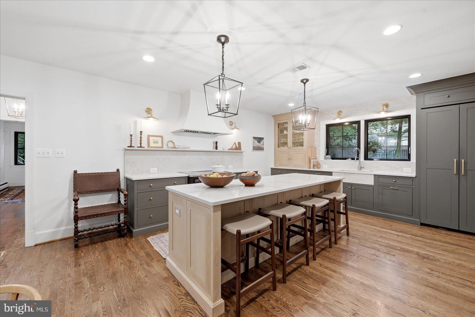 EAGLE ROCK - Residential
