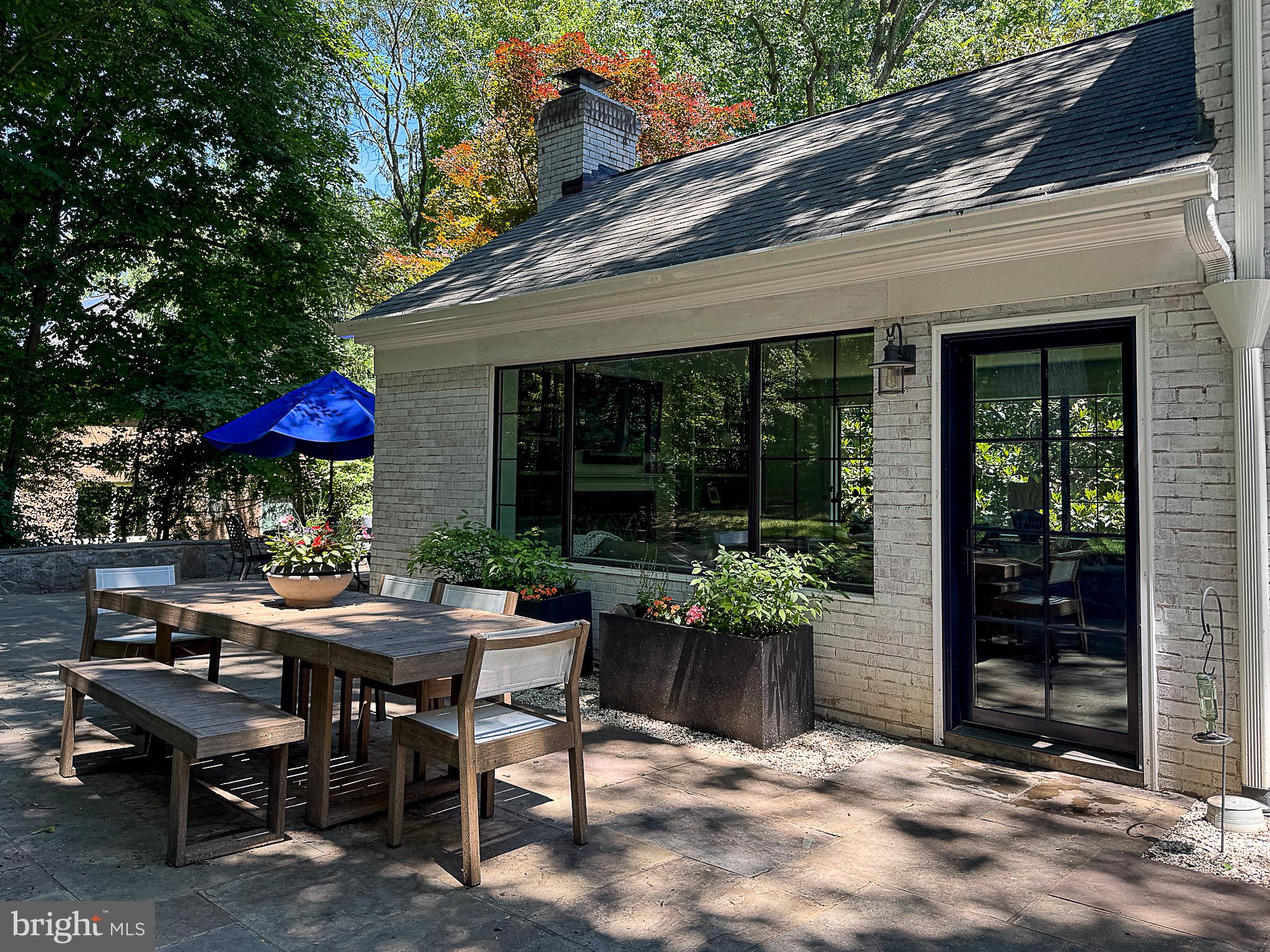 EAGLE ROCK - Residential