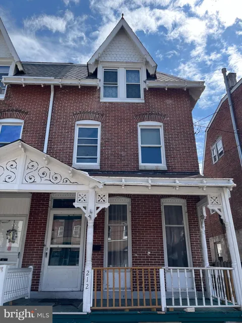 212 Stanbridge Street, Norristown, PA MLS: PAMC2172176