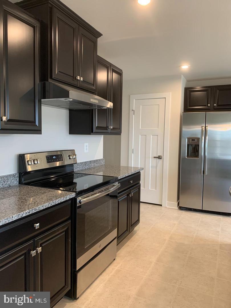 POTOMAC STATION - Residential Lease