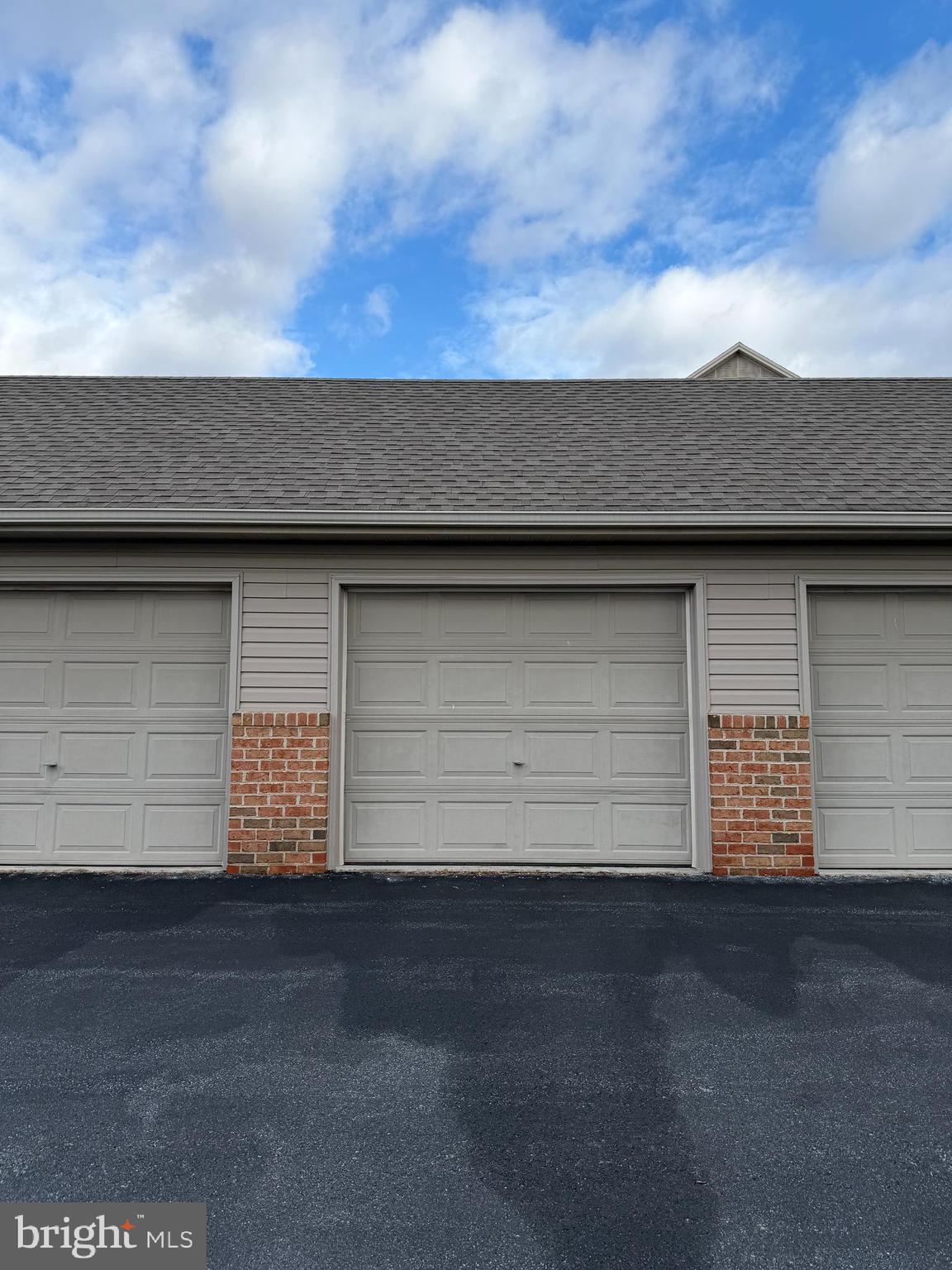 4527 N PROGRESS AVENUE