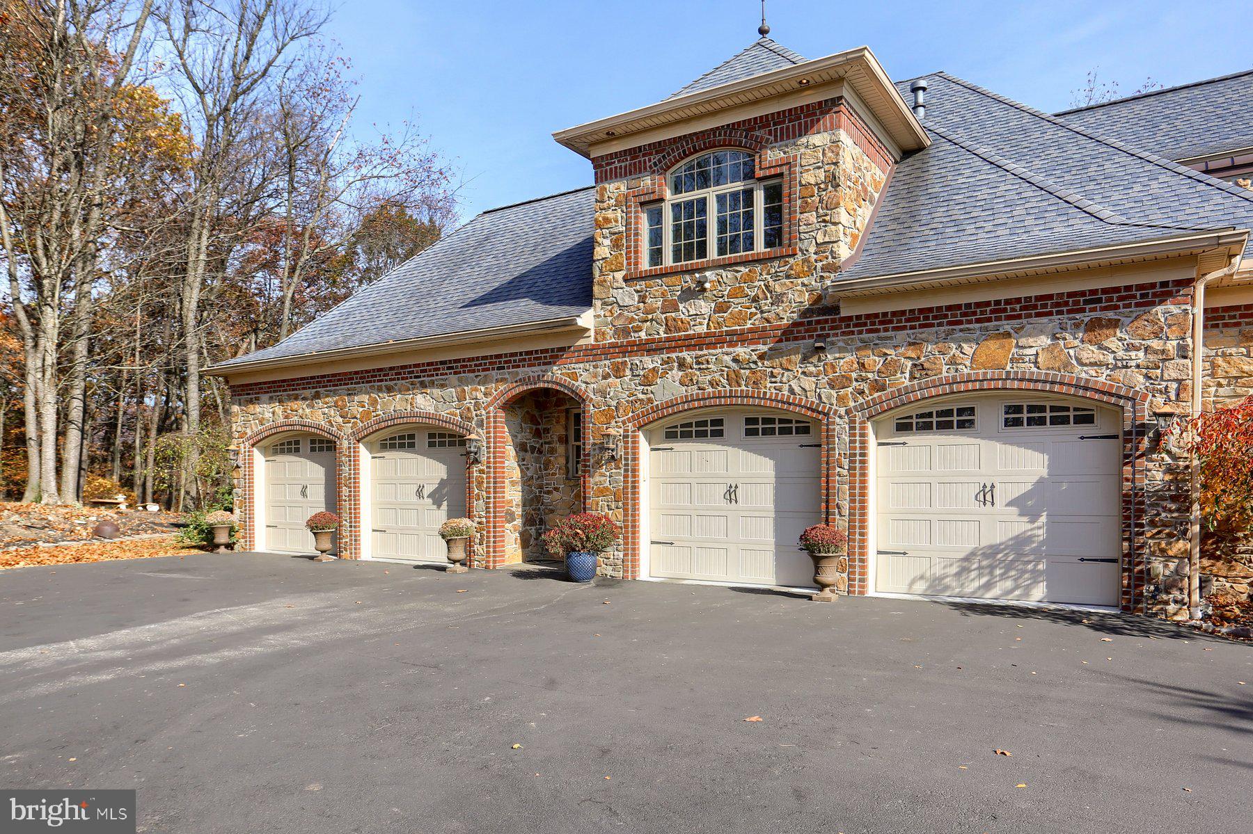 PINEHURST HILLS - Residential