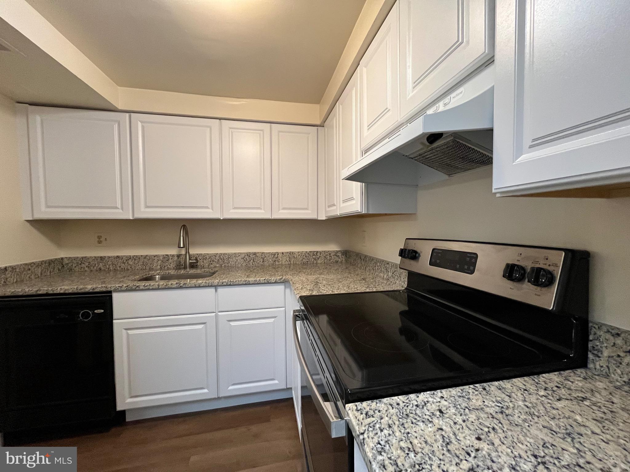 TERRACE TOWNE HOMES OF WOODLAWN - Residential Lease