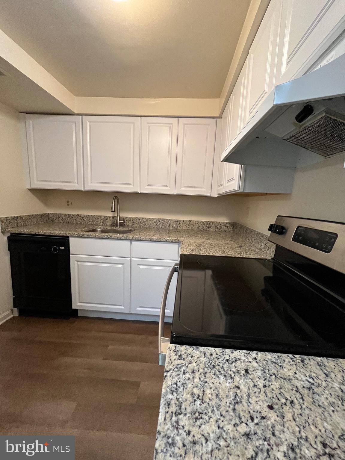 TERRACE TOWNE HOMES OF WOODLAWN - Residential Lease