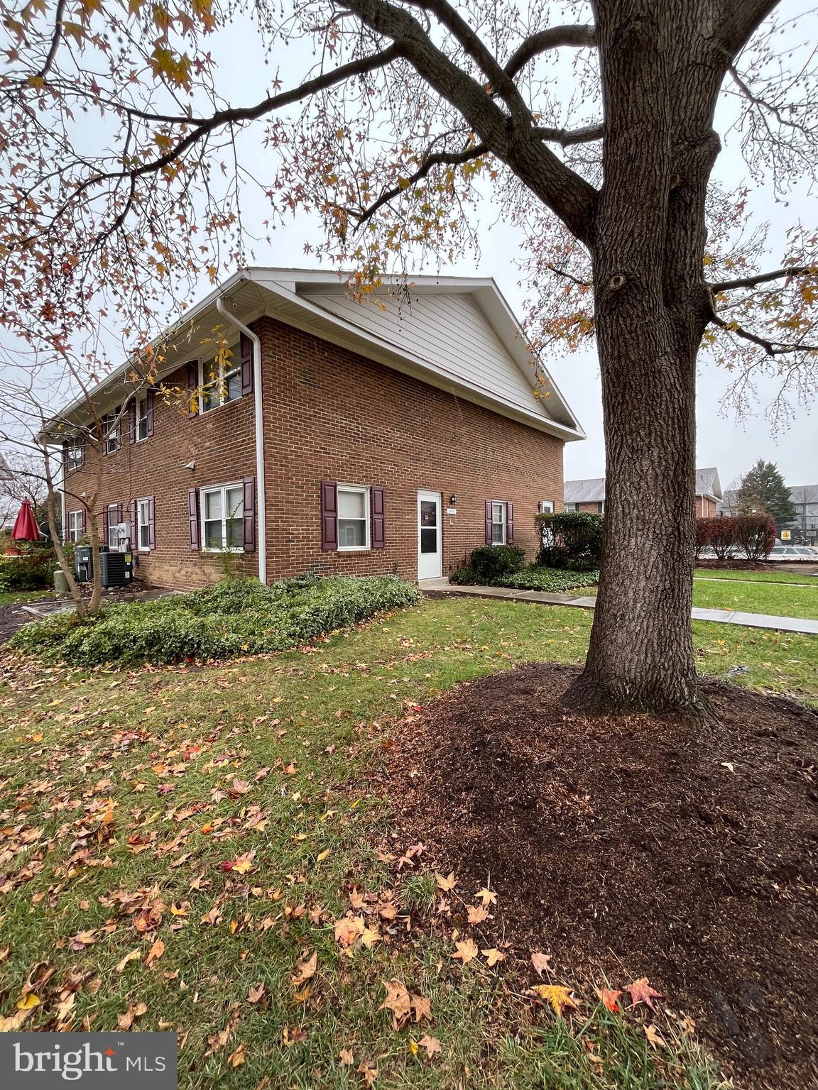 TERRACE TOWNE HOMES OF WOODLAWN - Residential Lease