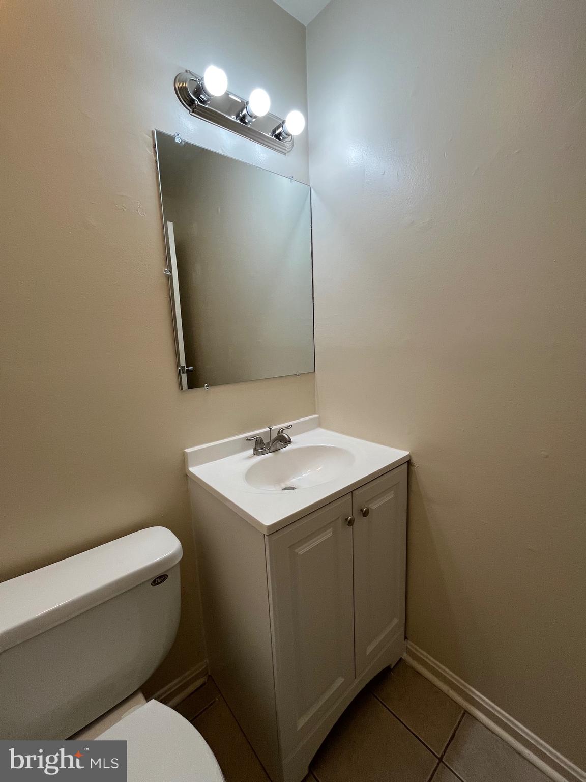 TERRACE TOWNE HOMES OF WOODLAWN - Residential Lease