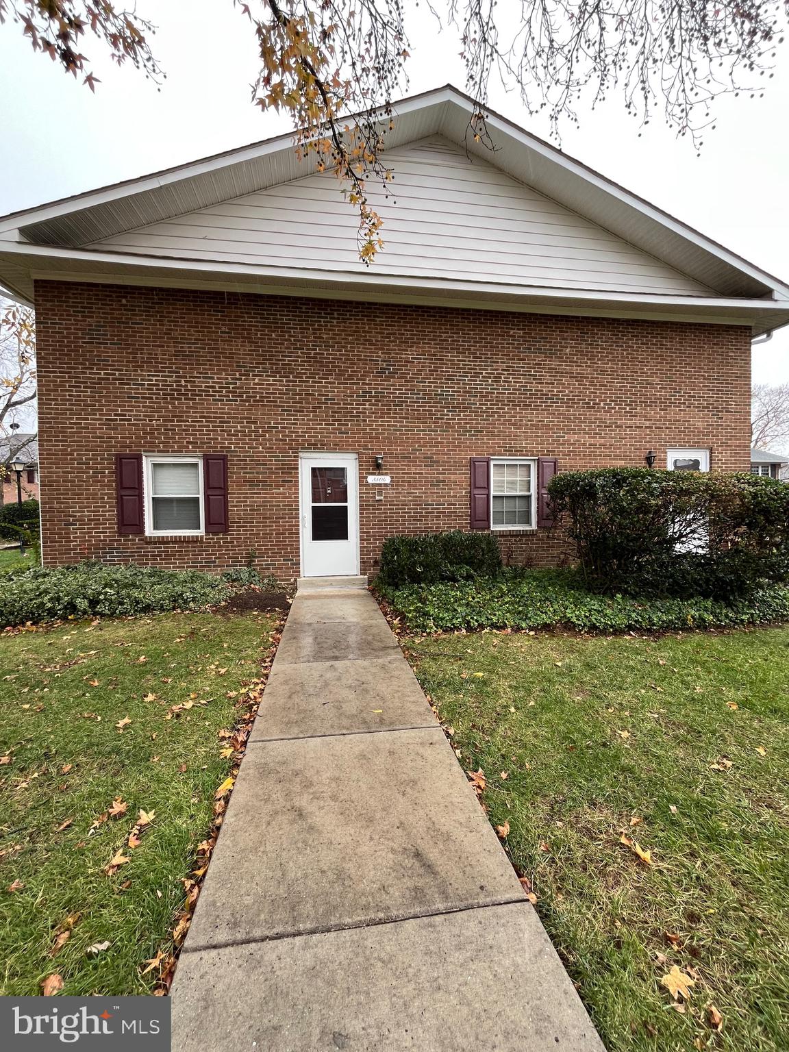 TERRACE TOWNE HOMES OF WOODLAWN - Residential Lease