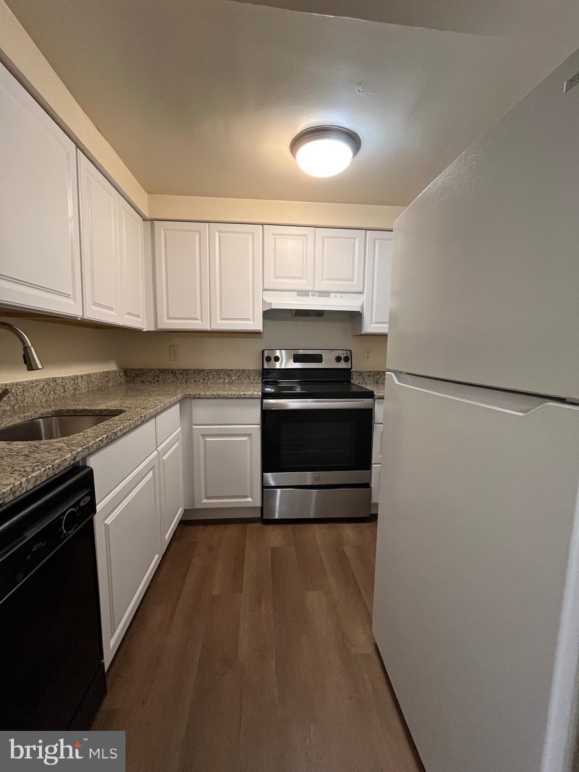 TERRACE TOWNE HOMES OF WOODLAWN - Residential Lease