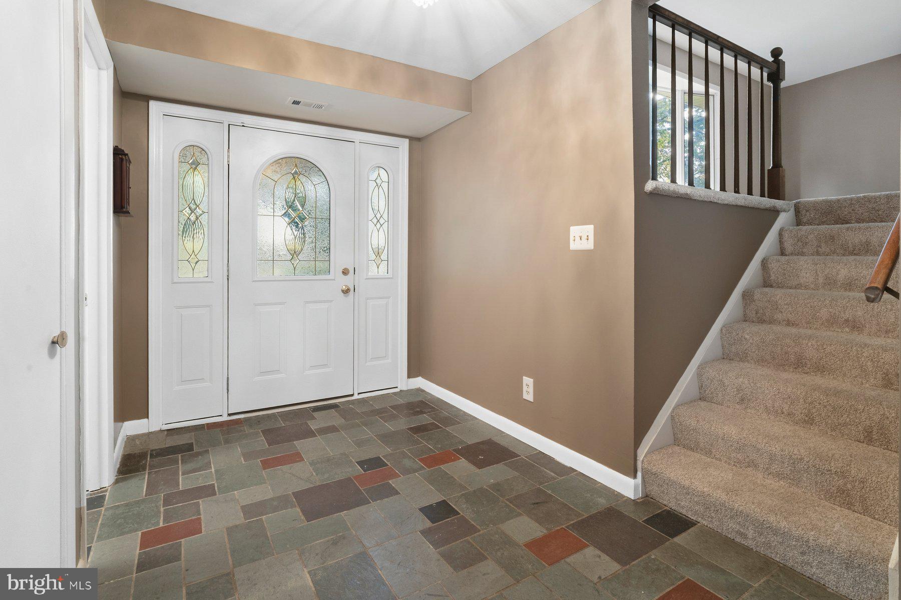 3989 ROBIN HOOD WAY