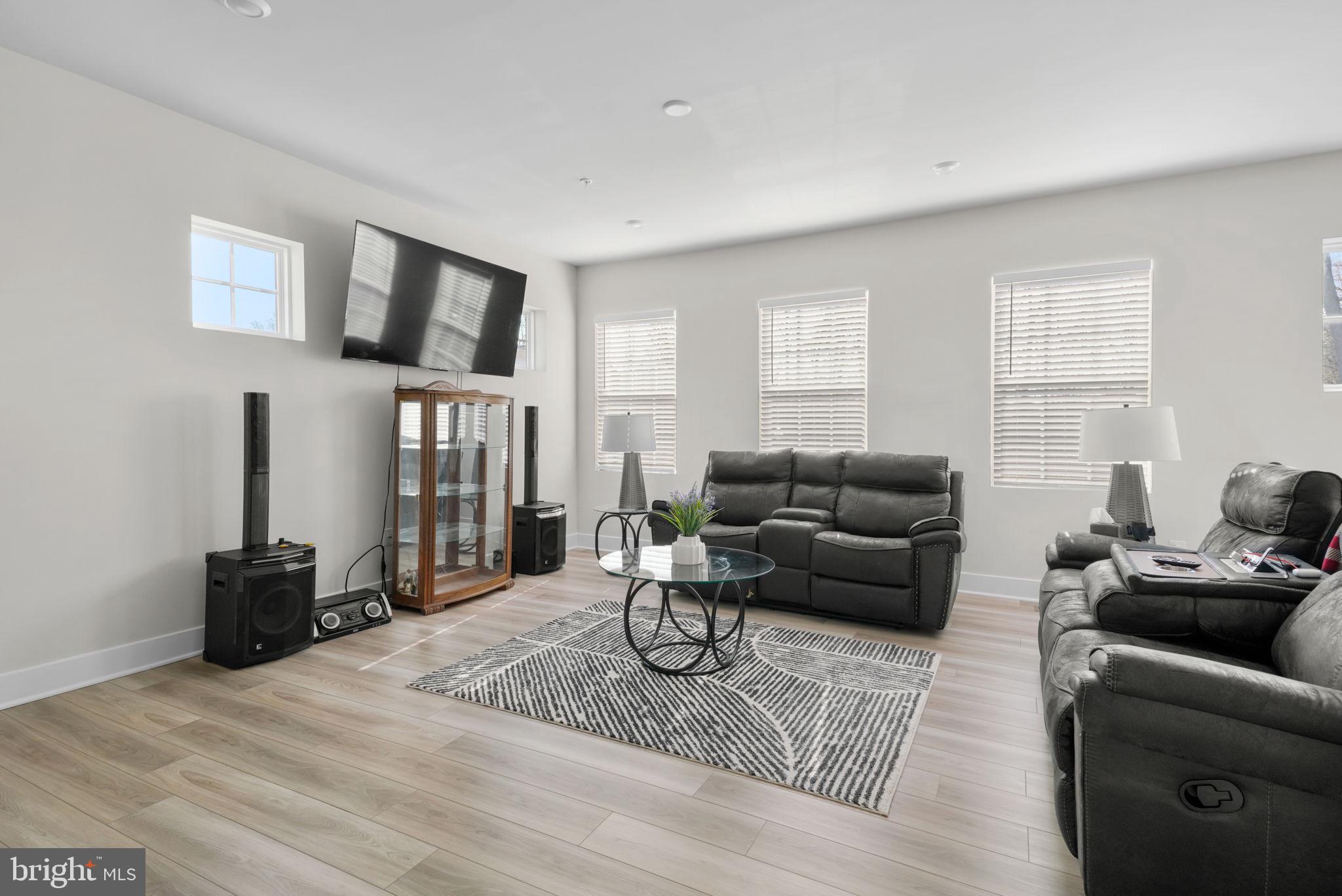 MYRTLE POINT - Residential