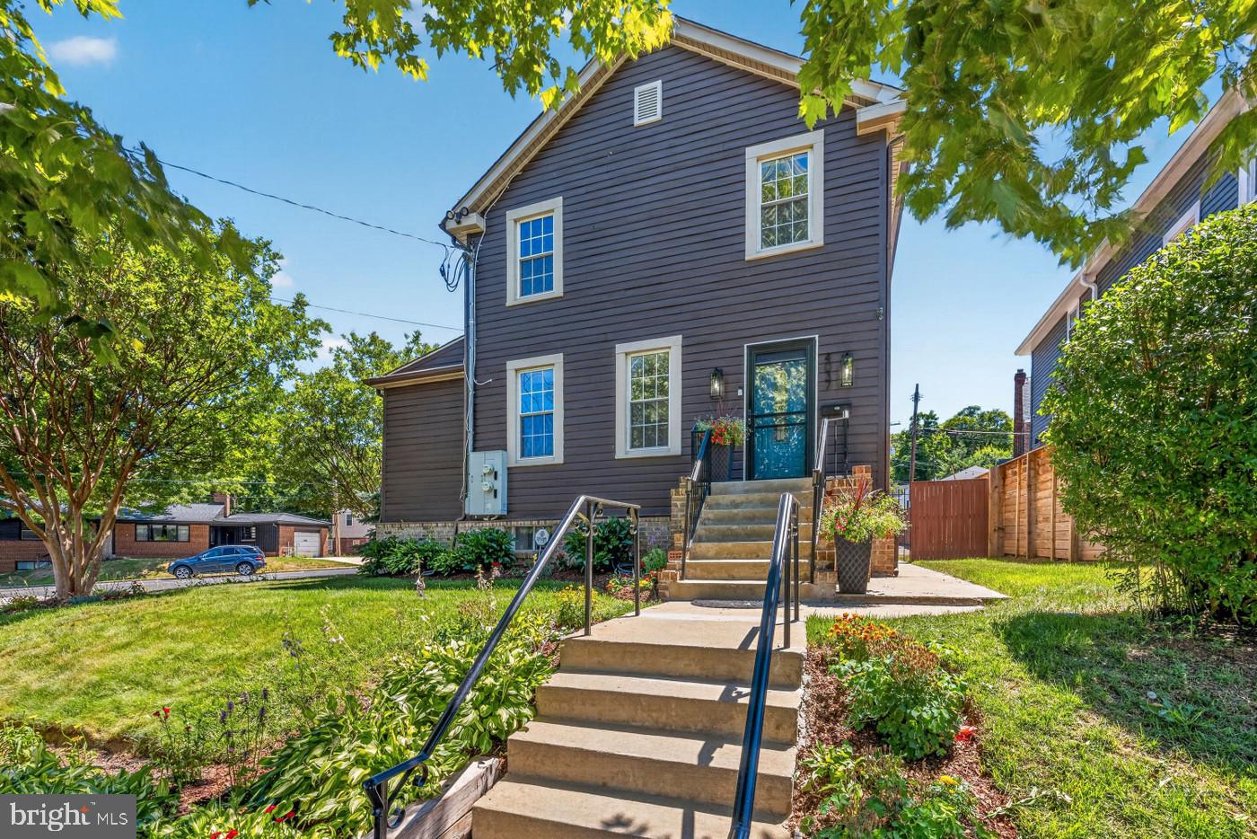 4037 22ND STREET NE
