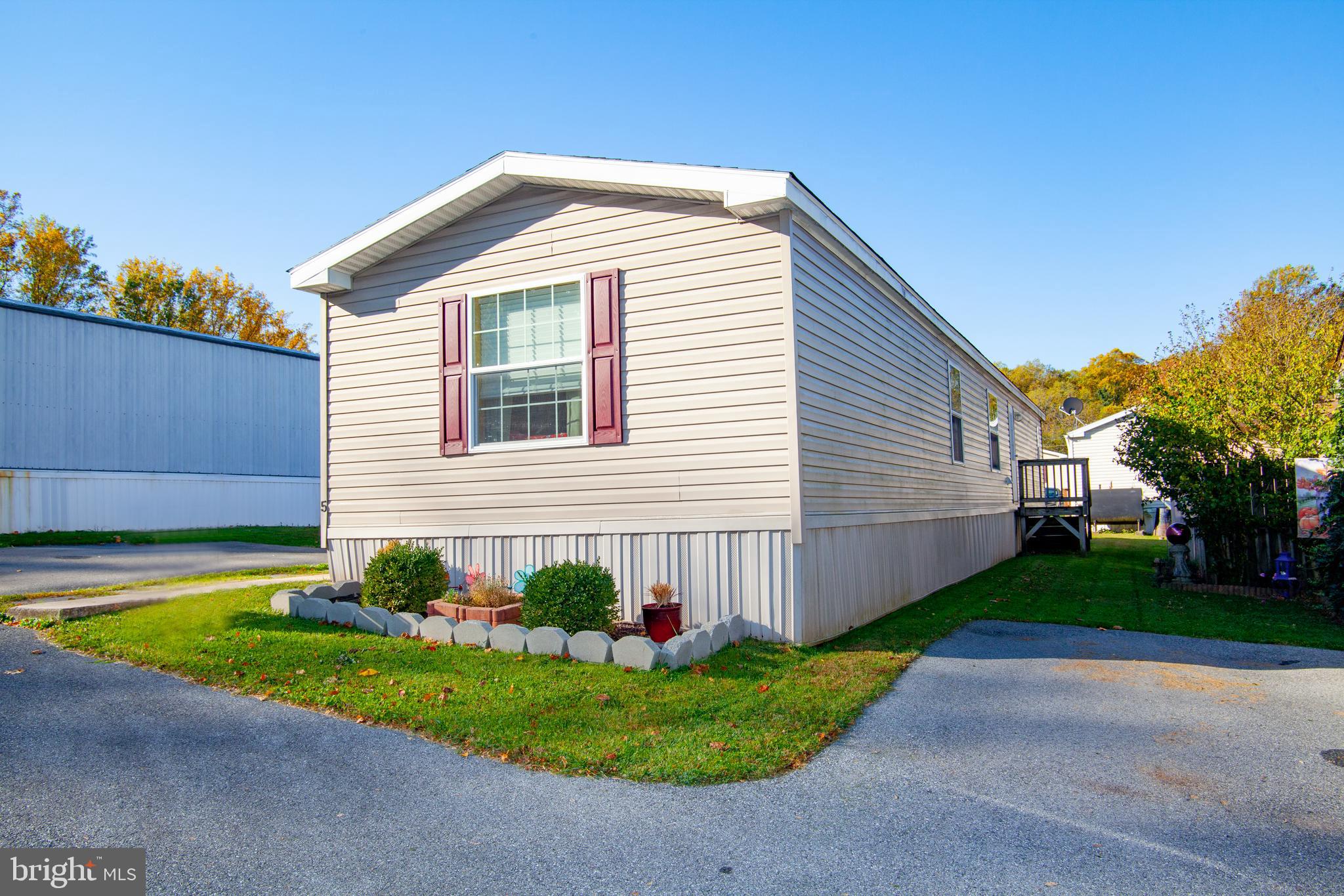 LOCUSTWOOD MHP - Residential