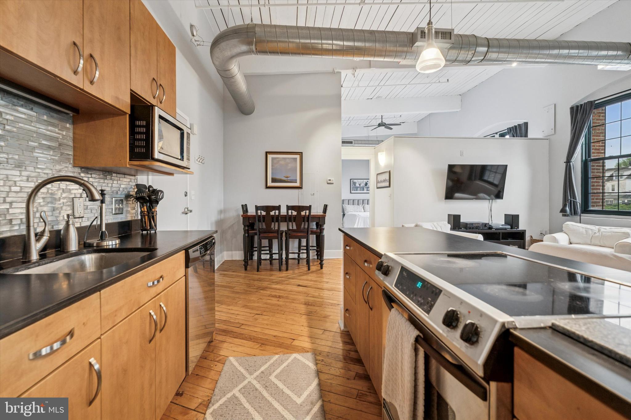 200 LINCOLN AVENUE 304