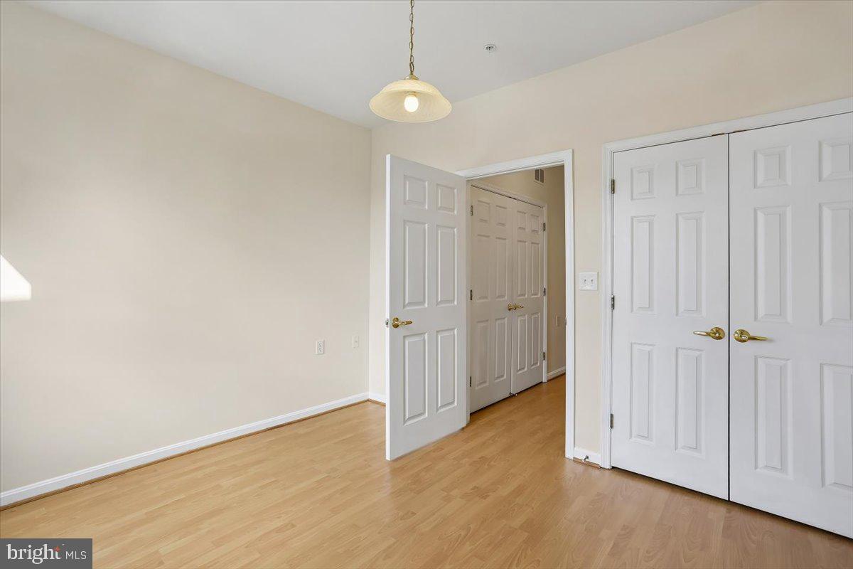 KINGS CROSSING - Residential