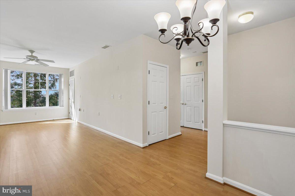 KINGS CROSSING - Residential