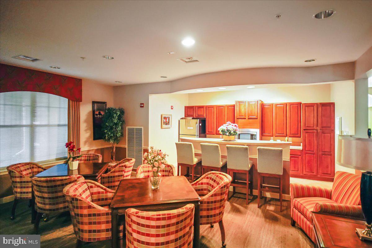 KINGS CROSSING - Residential