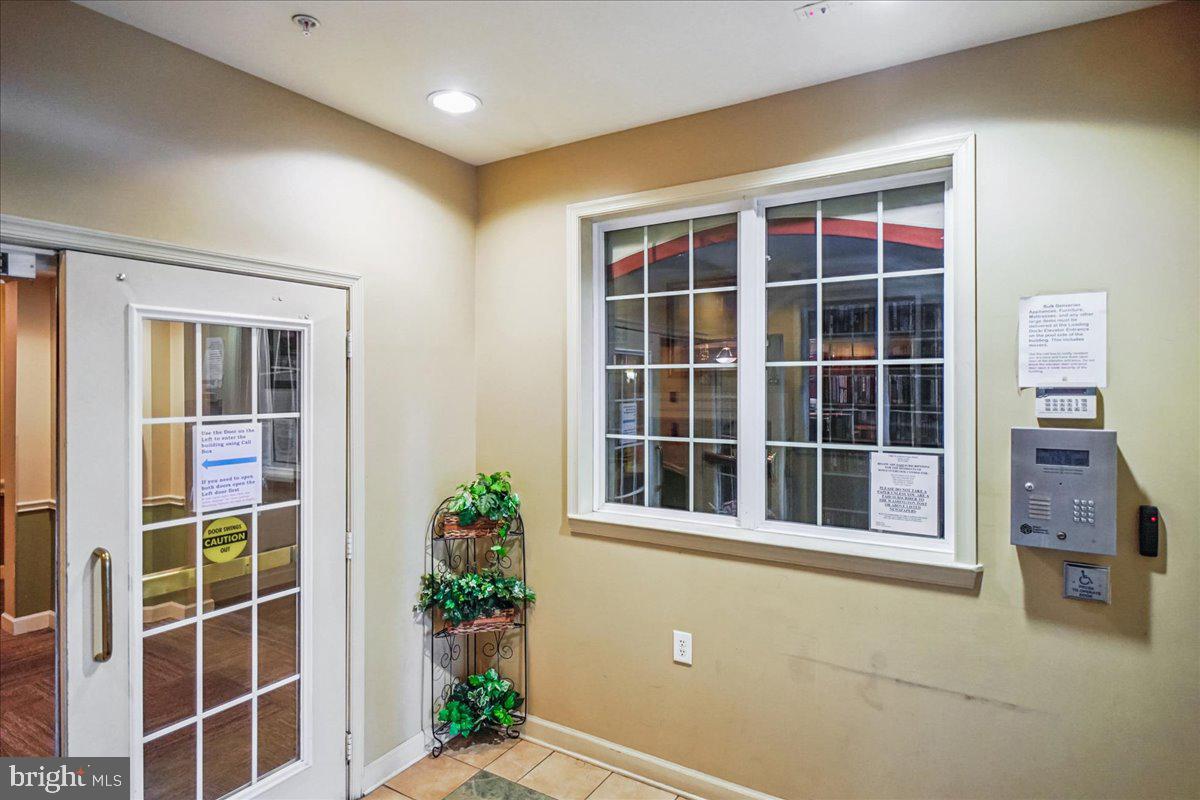 KINGS CROSSING - Residential