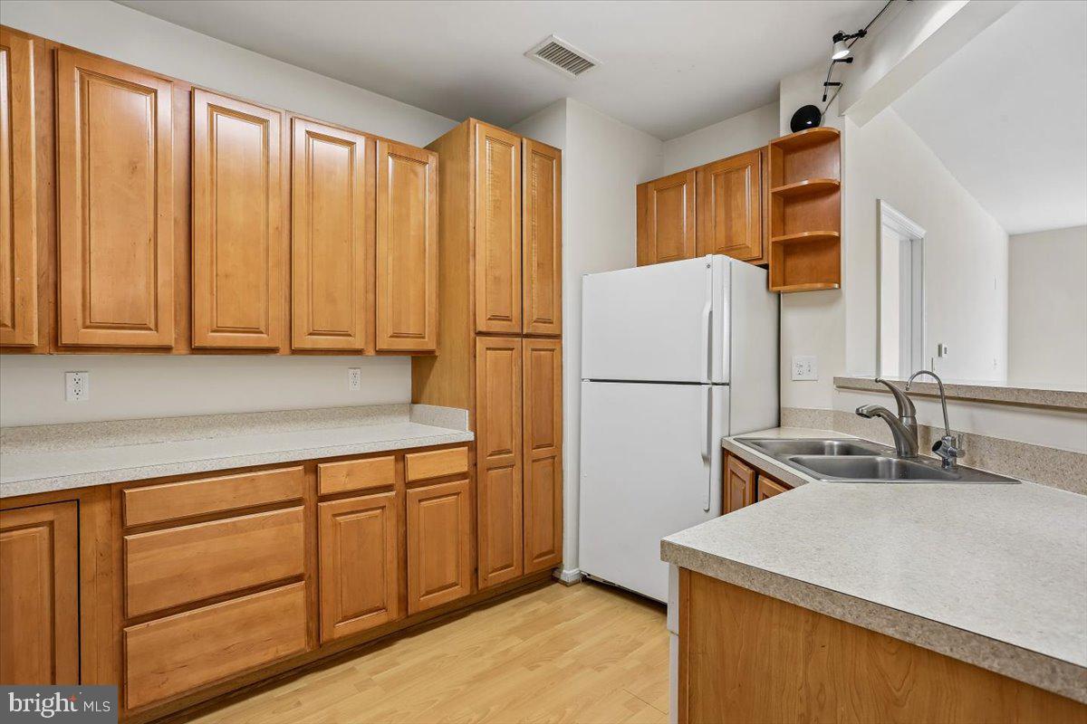 KINGS CROSSING - Residential