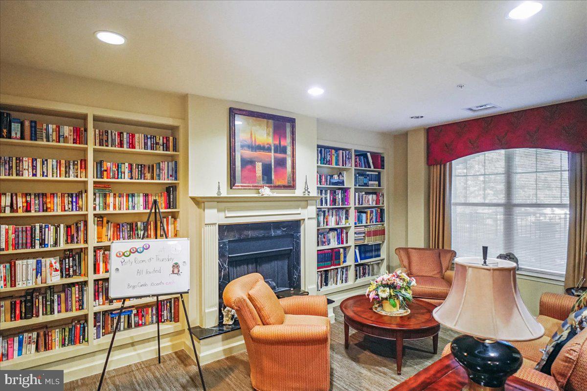 KINGS CROSSING - Residential