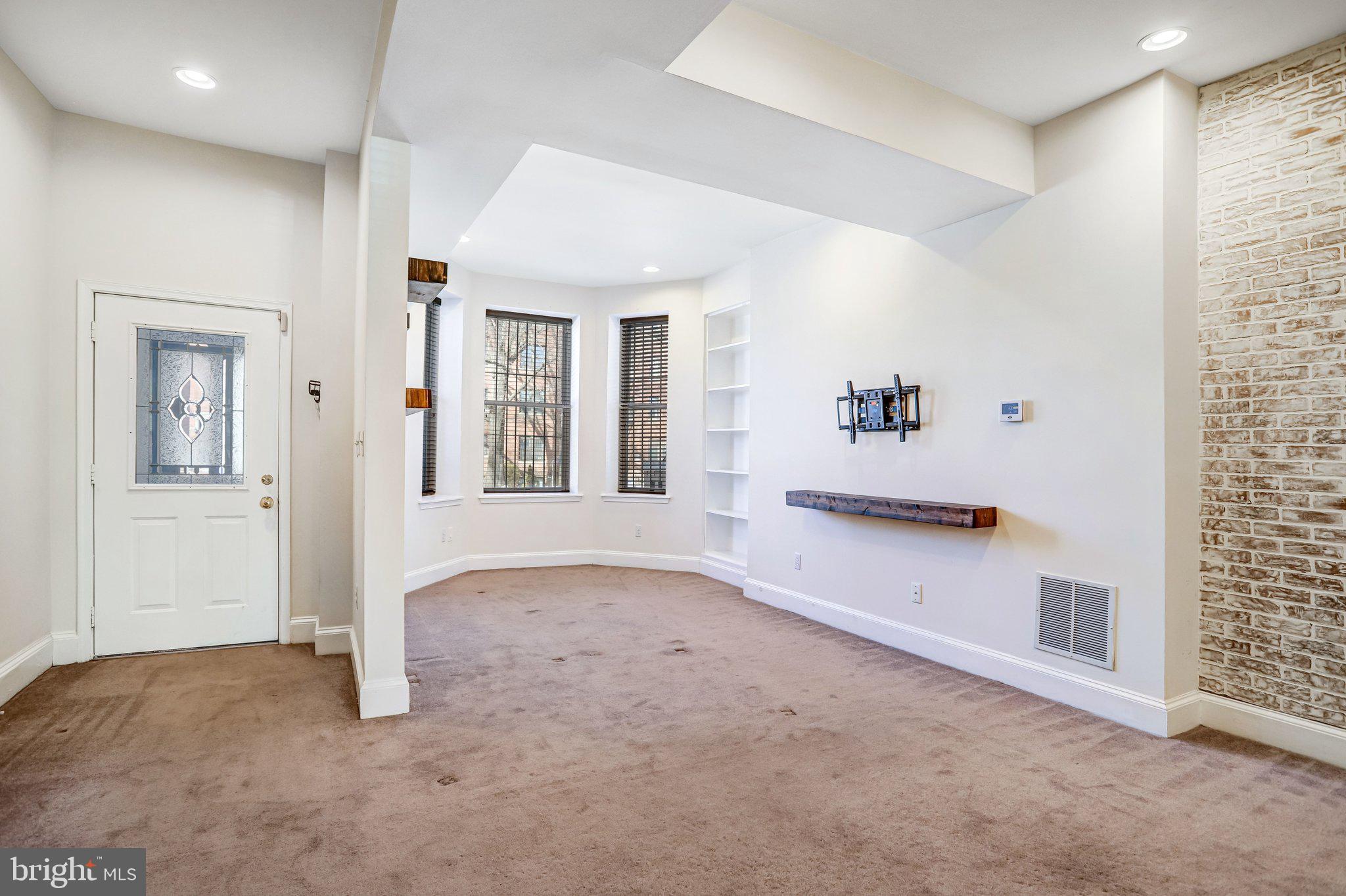 12 RHODE ISLAND AVENUE NW