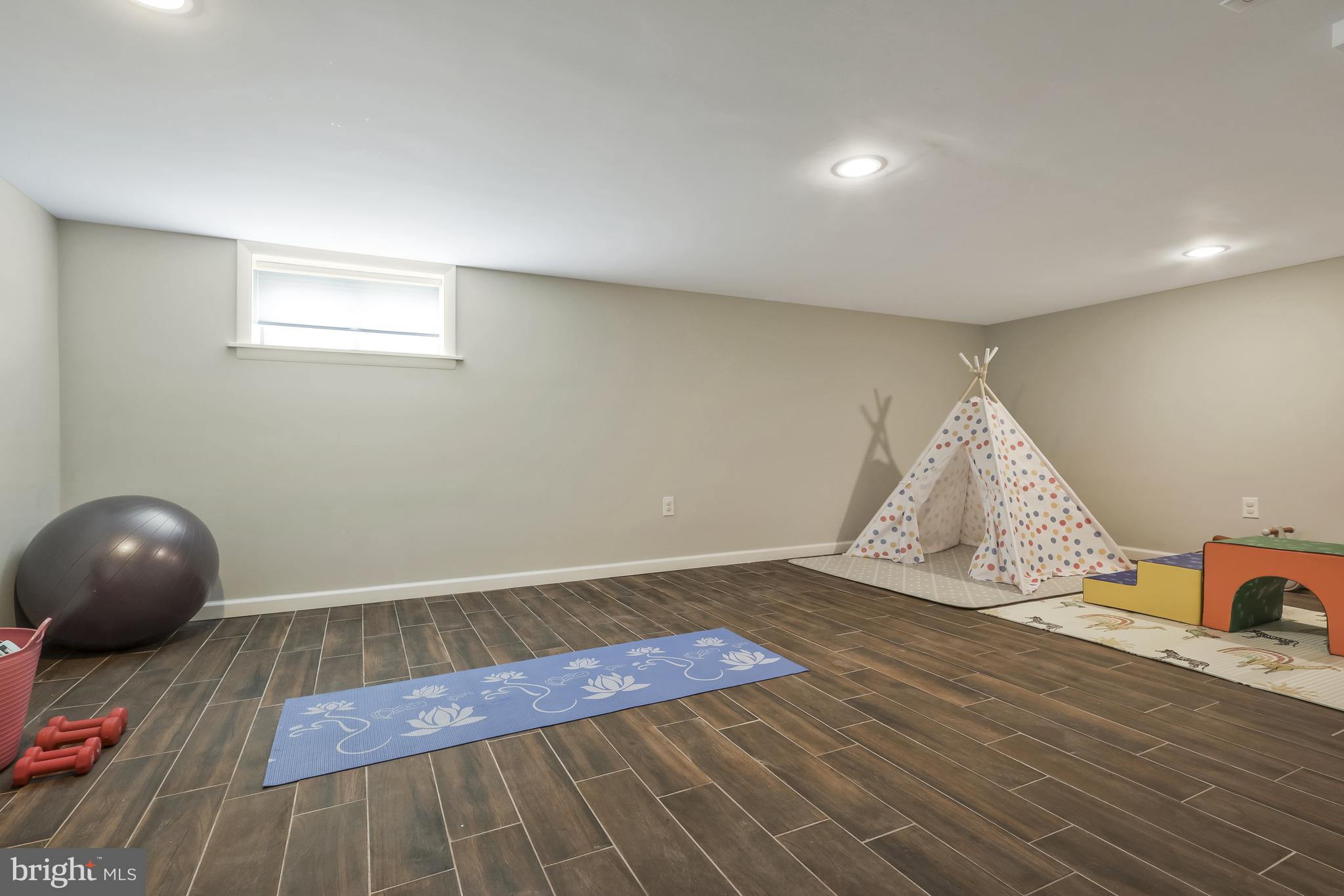 ARLINGTON VIEW - Residential