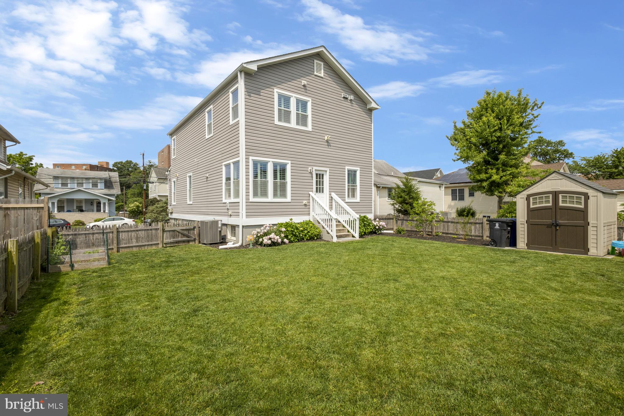 ARLINGTON VIEW - Residential